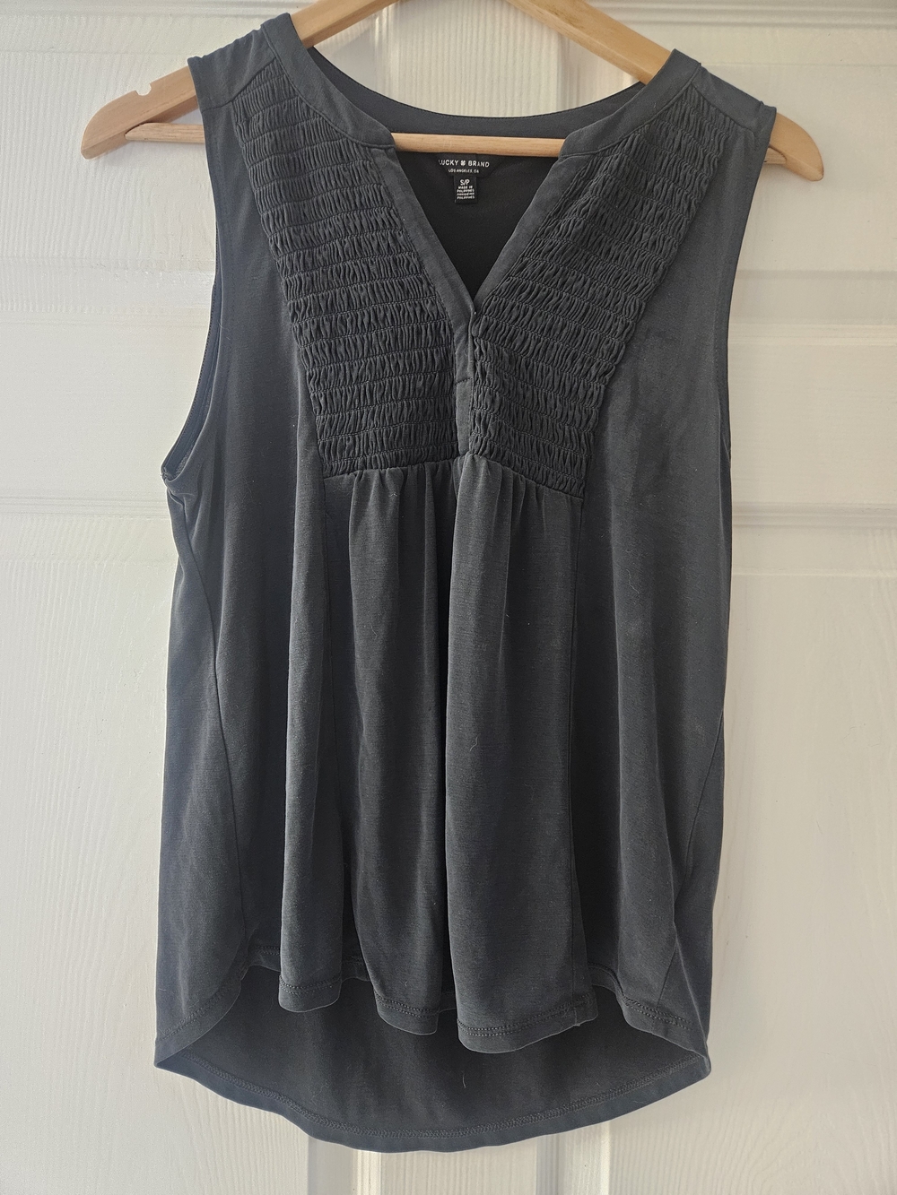 Lucky Brand Women's Slate Gray Sleeveless Smocked Yoke Top